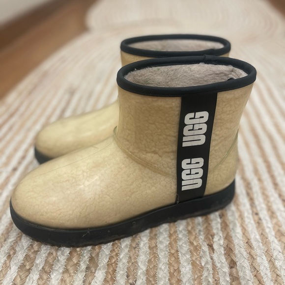 UGG Classic Clear Mini Boot
Natural Black (Women's) - Picture 3 of 5